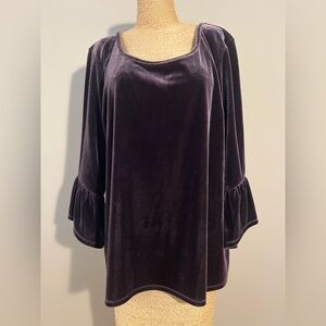 Lysse Velvet Bell Sleeve Top